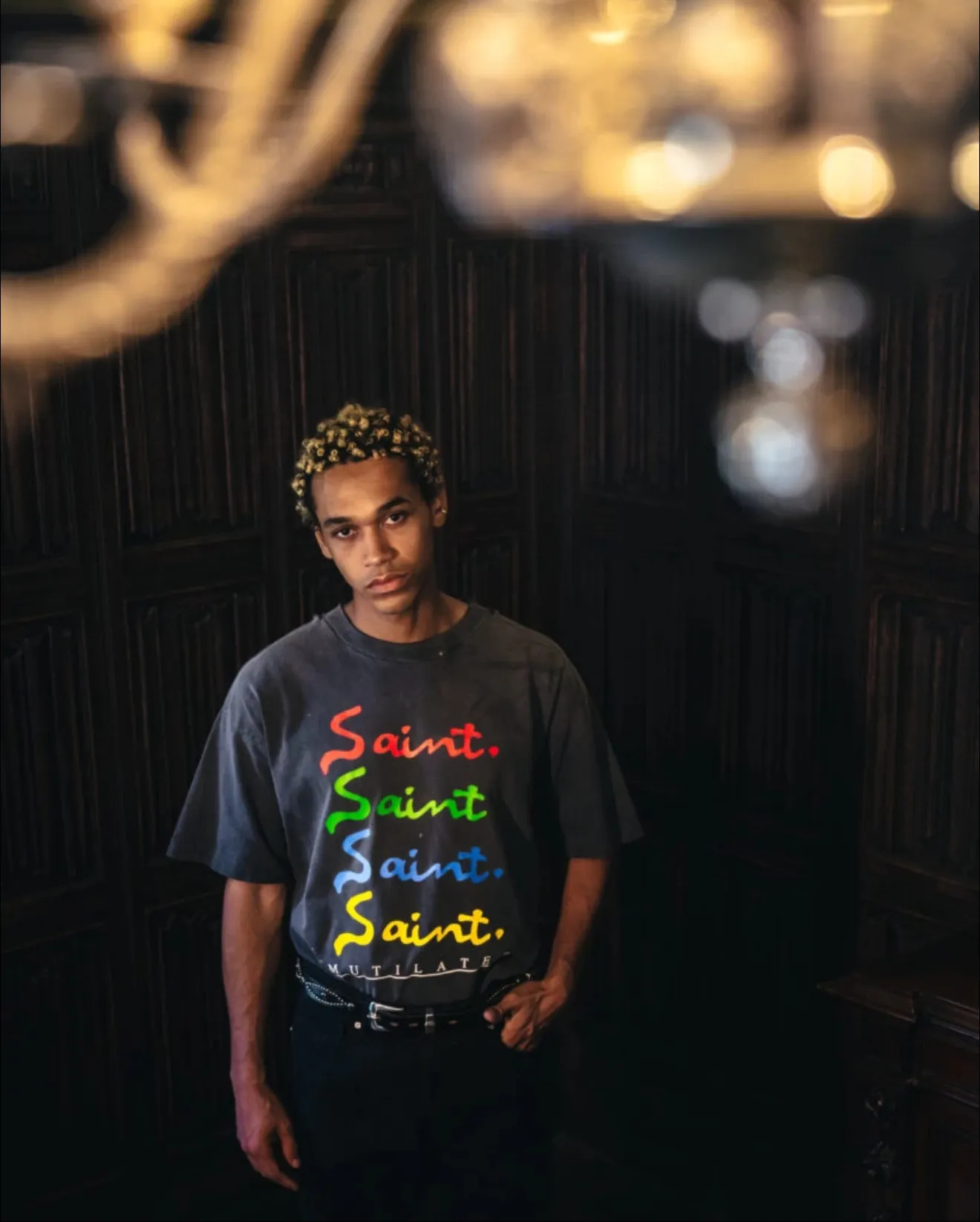 ❥8029#P136 Saint Mxxxxxx new model uses double yarn cotton batik fabric 280g, comfortable and breathable to wear. Full of street feel, loose fit. Craftsmanship: crack printing + graffiti + spray coding, batik and wash. Size: (S-M-L-XL) Color: Washed Black